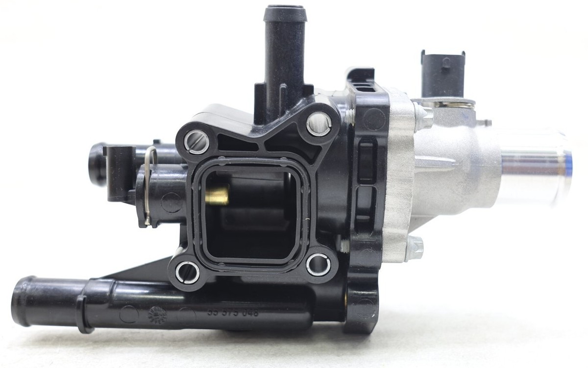 NEW GM Engine Coolant Thermostat Housing 25199824 Trax Cruze Sonic