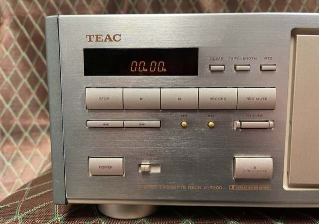 TEAC V-7000 High End 3-Head Direct Drive Dual Capstan TEAC V-7000 High End 3-Head Direct Drive Dual Capstan