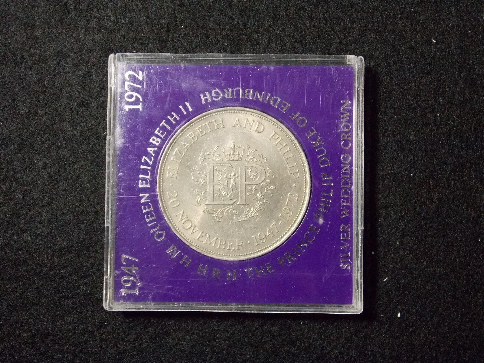 1972 Great Britain Silver Wedding Commemorative Crown in Purple Plastic Case