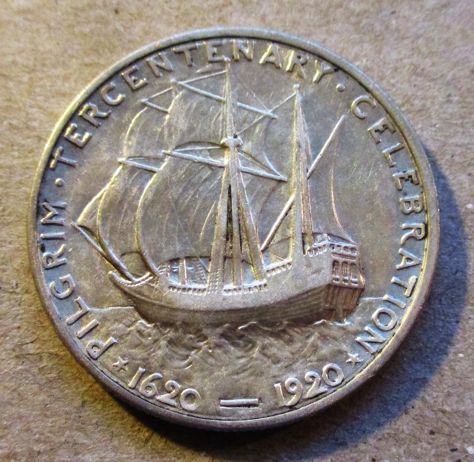1920 PILGRIM CLASSIC COMMEMORATIVE SILVER HALF DOLLAR. CIRCULATED. BETTER GRADE. - Image 2 of 2