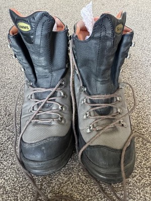 Simms G4 Watstiefel Vibram Sohle und Nieten. Größe 10UK.