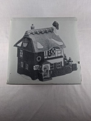 Dept 56 BETSY TROTWOOD'S COTTAGE David Copperfield Christmas Village 5550-6
