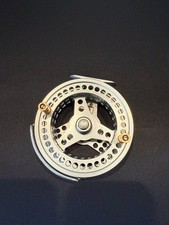 TFG CENTRE PIN REEL  - BEAUTIFUL  - SMOOTH AND UNUSED