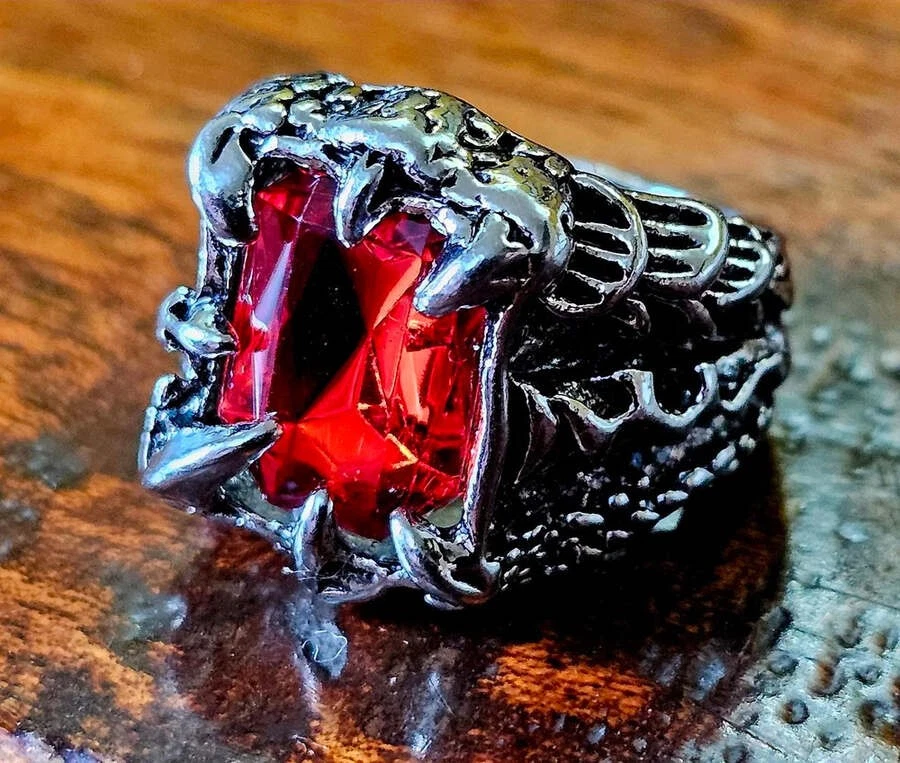 Ring of the Vampyric Lupus Sanguinem Luna Aduno Phylactery - Vampire/Lycan Magic - Image 4 of 4