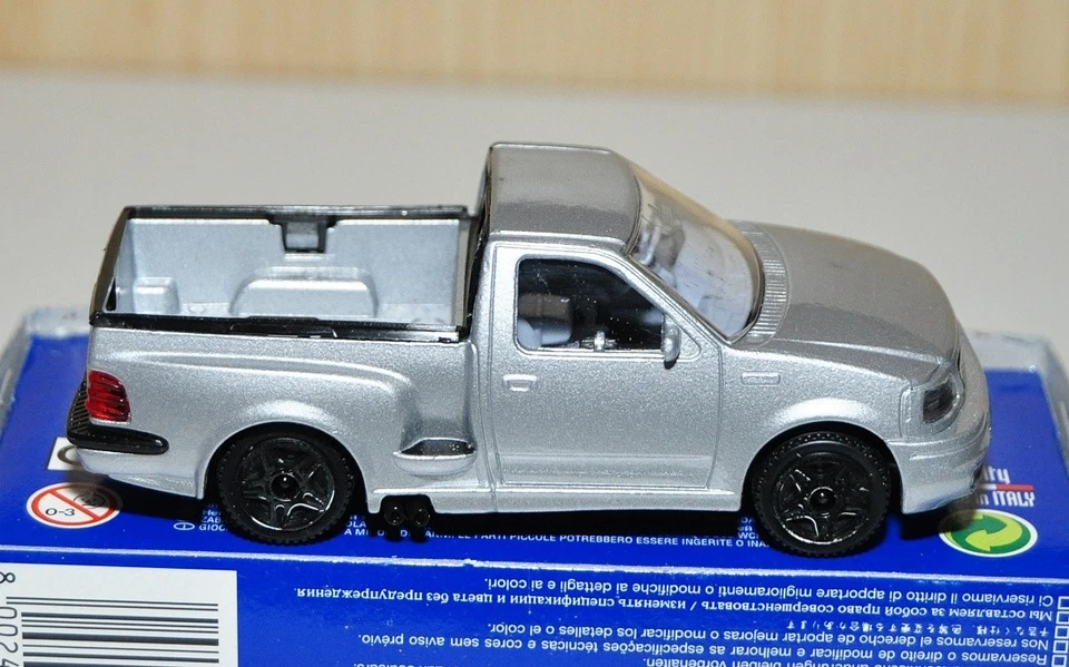 Burago 41506 Pickup Ford SVT F150 Lightning argento scala 1:43 Street Fire 2003 - Immagine 2 di 4