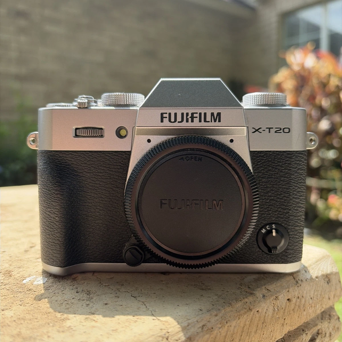FUJIFILM X-T20 シルバー Amazon.com : Fujifilm X-T20 Mirrorless Digital Camera, Silver