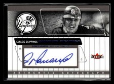 2005 Fleer Classic Clippings Dioner Navarro Blue Autograph Auto Yankees FX2418