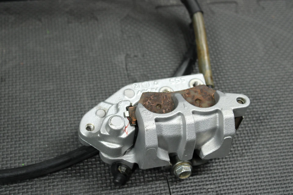 Kawasaki KX125 2001 OEM pinza de freno delantera 43015-1674 43041-1839 Foto 2 de 4