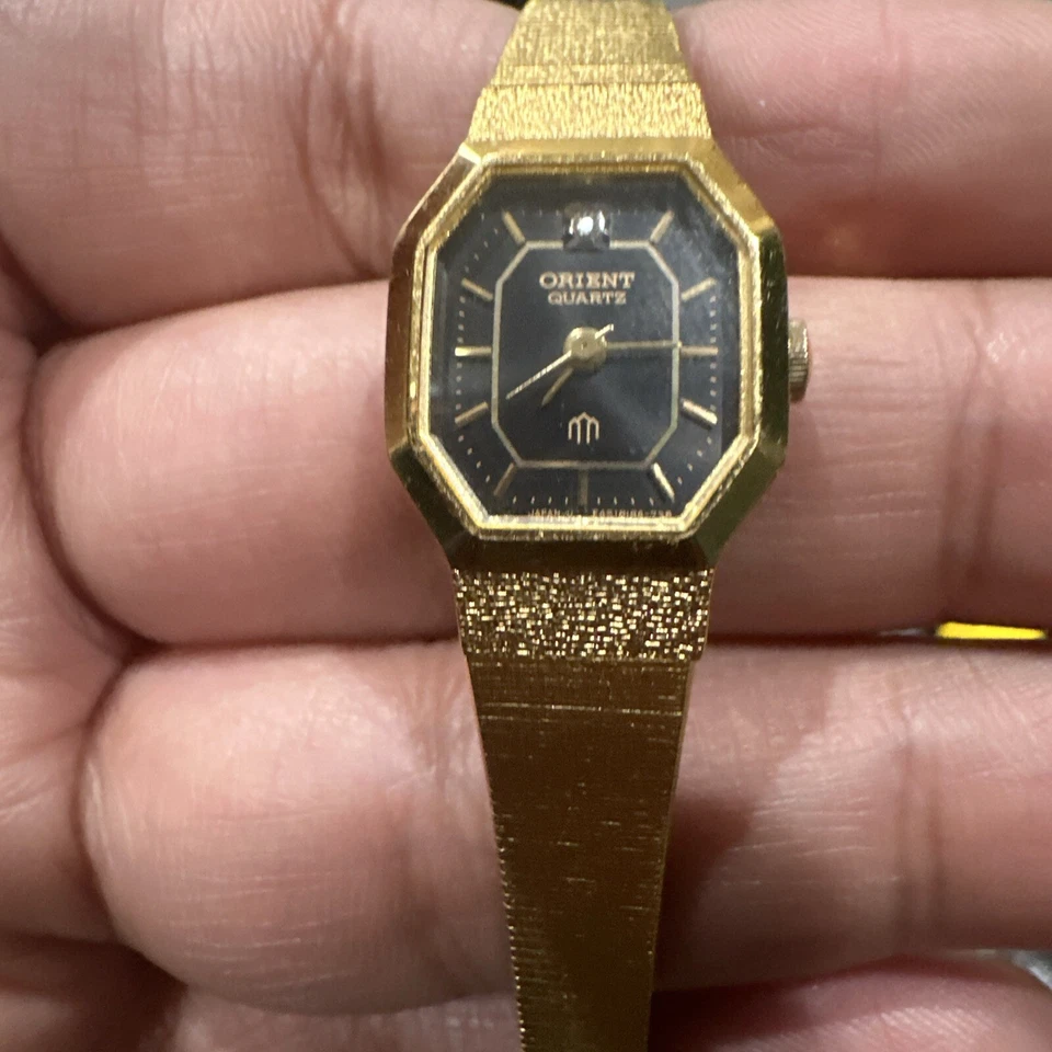 Works 17mm Orient Octagonal Ladies Bracelet Watch Black Dial Quartz Vintage - Image 2 of 4