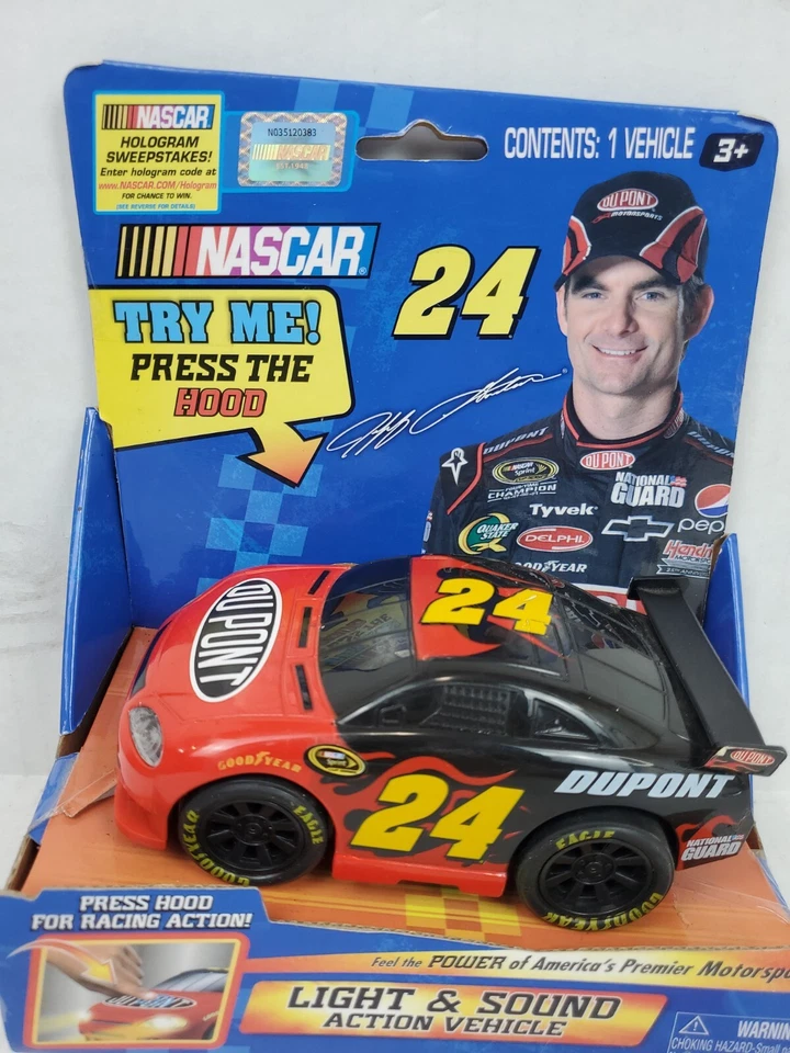 Light And Sound Action 杜邦 NASCAR #24 车辆 2010 Jeff Gordon Jada 收藏家 — 第 4/4 张图片