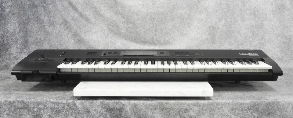 KORG 01/W FD Synthesizer - Image 2 of 4