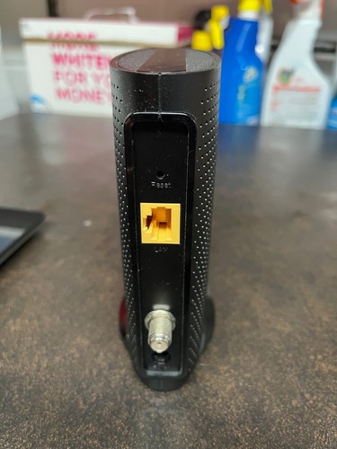 TP-Link TC-7610 DOCSIS 3.0 Cable Modem and Netgear R6020 AC750 WiFi Router Used - Picture 3 of 8