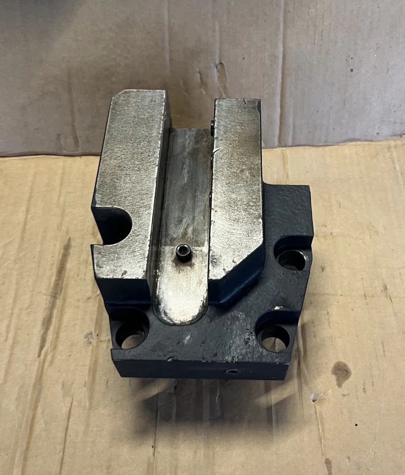 Soporte de giro MAZAK Cybertech 4500M 53788016100 rotación hacia adelante Foto 2 de 4