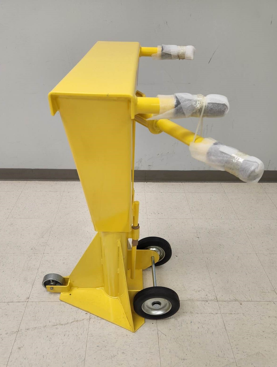 Ratchet Beam Trailer Jack, 100,000 Lb. Static Capacity, Stabilizing