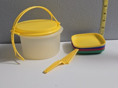 Tupperware Toys Kids Mini Cake Taker, Server and Plates Combo Vintage -D7