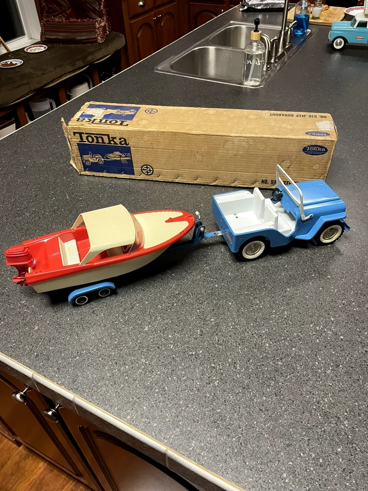 Awesome 60's Tonka #516 Jeep Runabout Clipper Boat Set w/ BOX & Look Book  - Image 2 of 4