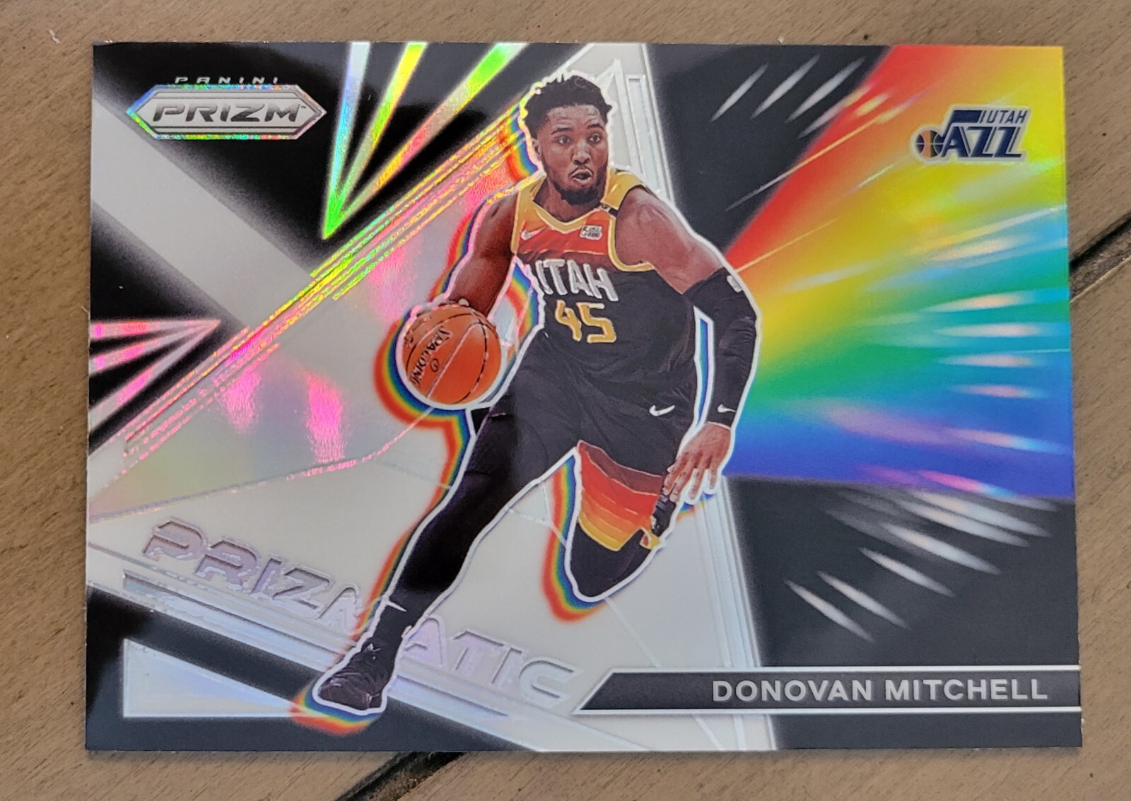 Donovan Mitchell 2021-22 Prizm Prizmatic Silver Prizm