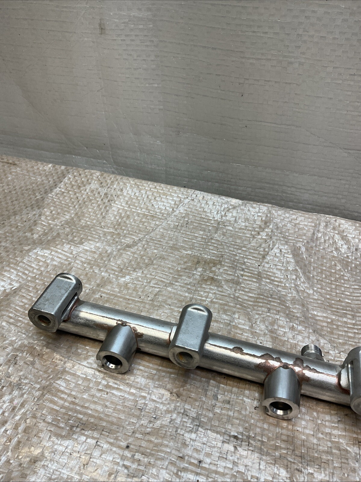 14-20 Maserati QuattroPorte 3.0 302kW  Left Fuel rail main line pipe 129140365