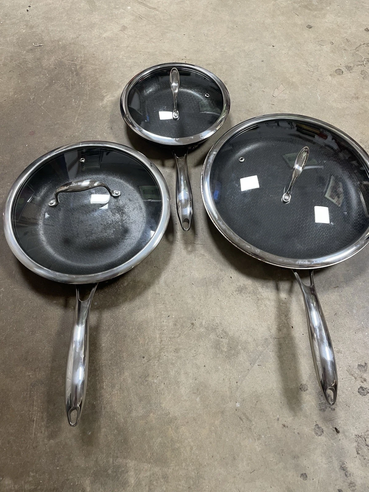 Hexclad 6 Piece Frying Pan Set - 12,10,8” Cooking, Coated, Steel, Dec. Condition
Opens in a new wind