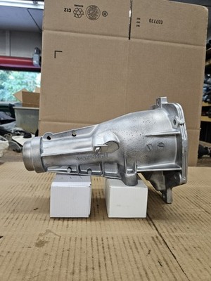 mad 3075 様 Muncie 4 Speed Transmission Tail Housing GM 3857584 1964-69 VERY