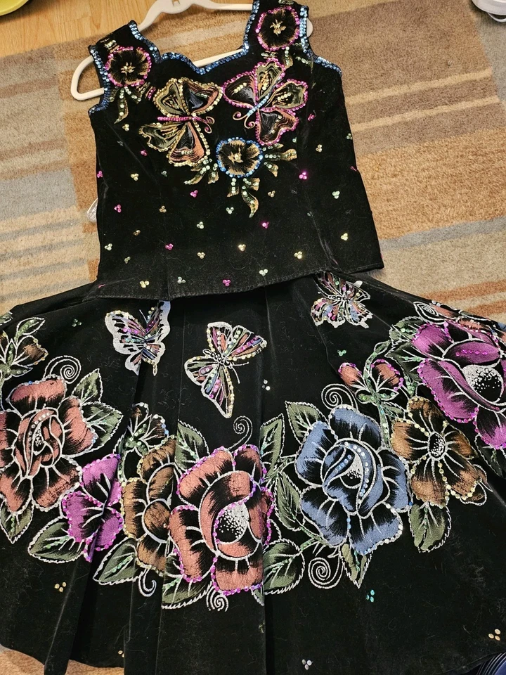 Conjunto de Top y Falda de Terciopelo Mexicano Pintado y Lentejuelas Años 50 Talla Mediana Foto 2 de 4