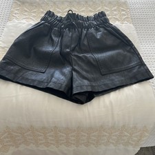 Woomens Leather Shorts Size Small. Black. Genuine Leather. NWT. Never Worn