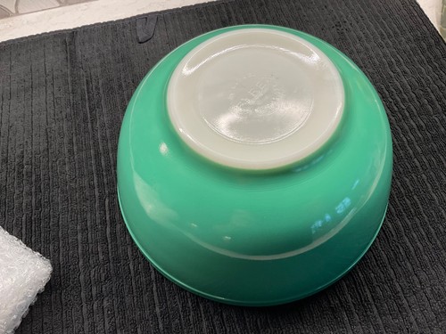 Early vintage pyrex primary color mixing bowls yellow and green - Picture 13 of 22