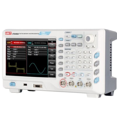 UNI-T UTG4082A Funktionsgenerator mit 2 Kanäle, 500 MSa/s, 80MHz, 8 Zoll TFT LCD