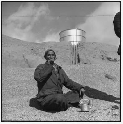 Tea bread make up staple diet Iranian oil worker who receives a hi- Old Photo
