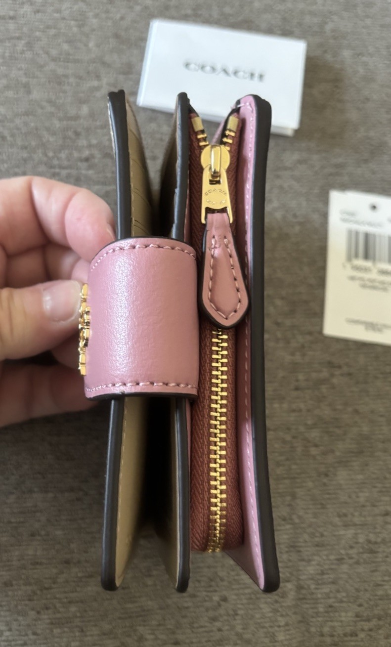 💗🌷COACH Medium Corner Zip Wallet w/Heart Petal Floral Print Chalk (C7652) NWT!