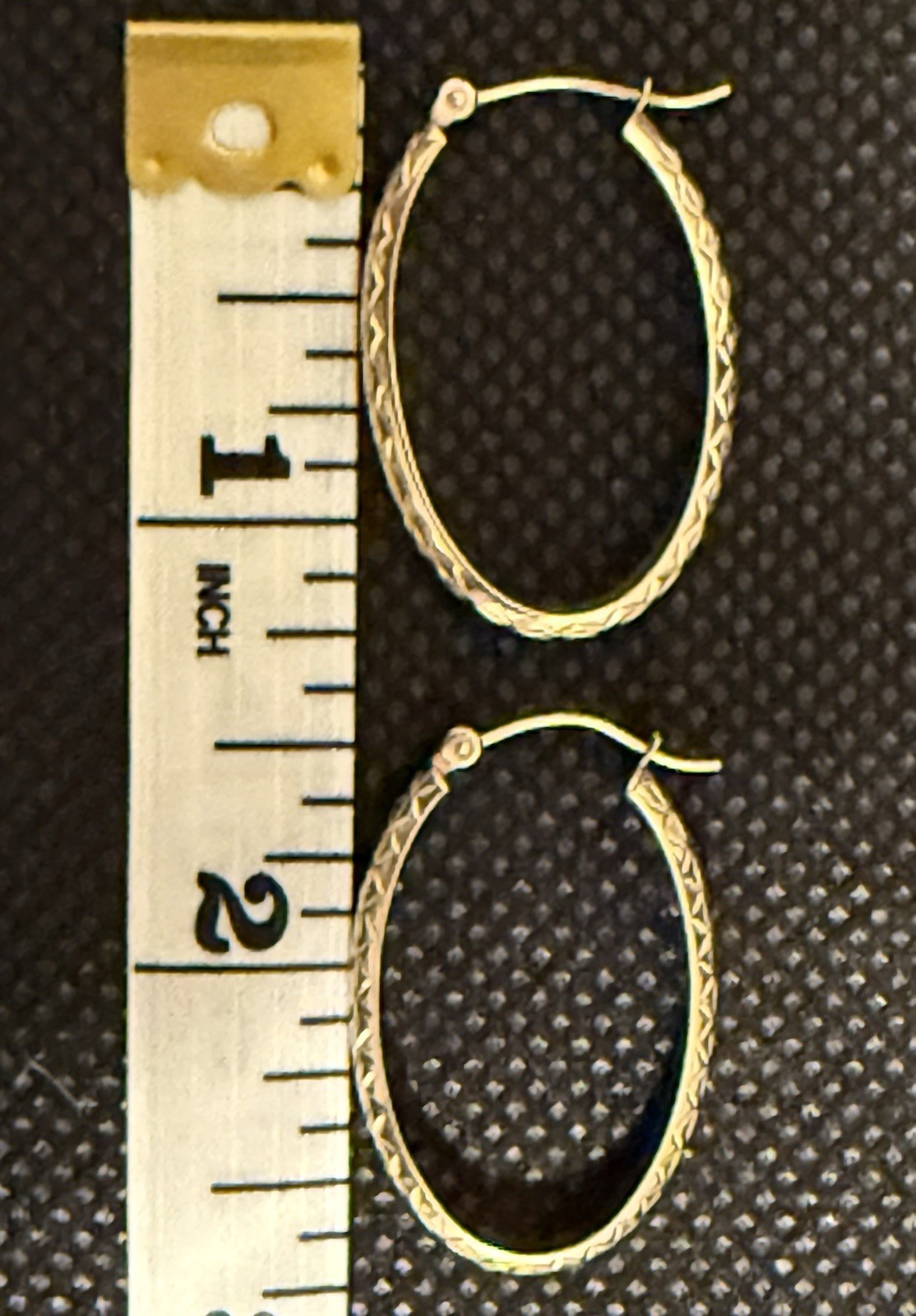 2.25g 14k Solid Yellow Gold Patterned Elongated  … - image 6