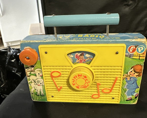 Vintage Fisher Price TV- Radio  “Farmer In The Dell" Music Box WORKS as is