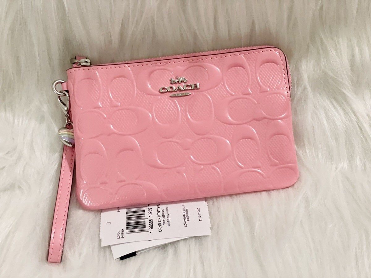 NWT COACH Corner Zip Wristlet Signature Leather Heart Charm CDF04