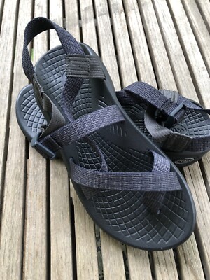 New Chaco Z Cloud Black and Gray Sandals Size 9 z/2 Toe strap Regular Width