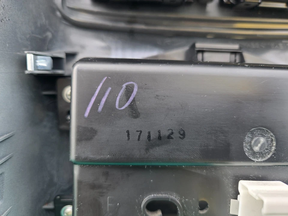 2015-19 INFINITI Q70L CONSOLE CENTRAL TRASEIRO VENTILAÇÃO DE AR COM CINZEIRO FABRICANTE DE EQUIPAMENTO ORIGINAL - Imagem 4 de 4