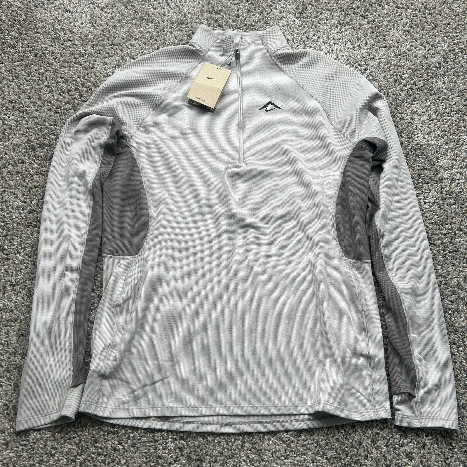 Nike Trail Dri-Fit 1/2 Zip Running Long Sleeve Top Gray Men's Small FV9994-009
Opens in a new window