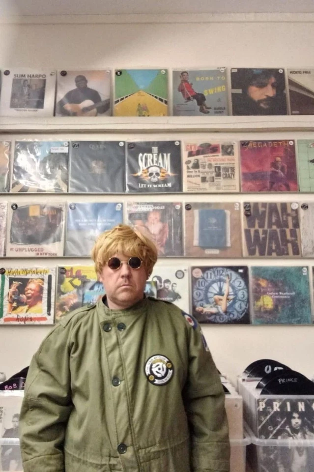 VINYL RECORDS £1 STARTS FREE SHIPPING