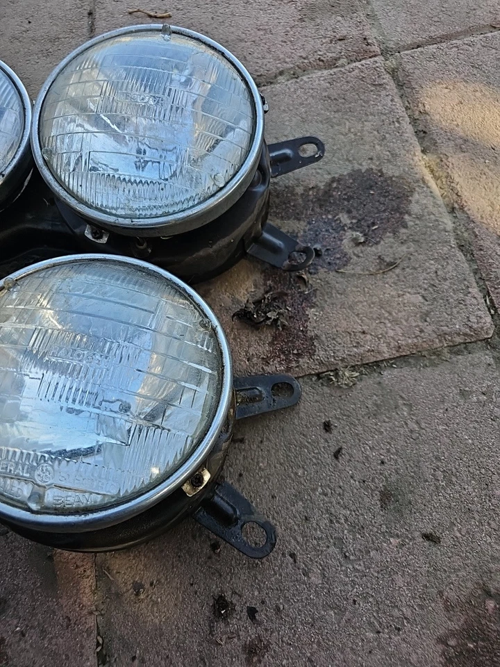 Montajes faros BMW E28 528e 524td 533I 535I L-R Foto 2 de 4