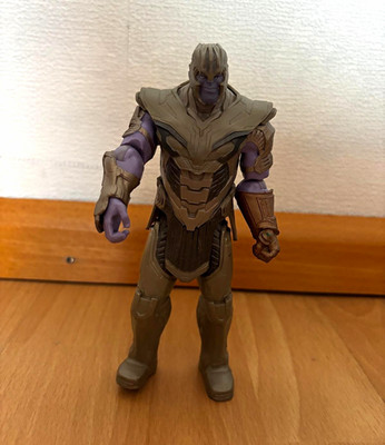 Thanos Action-/Spielfigur Sammelfigur Charakterfigur aus Kunststoff, lila/grau