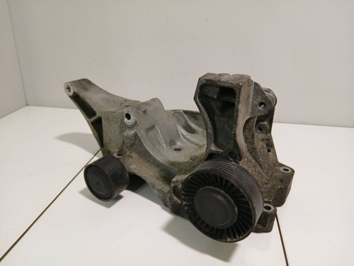 BMW 1 E81 E87 2008 Halterung Lichtmaschine 7802639 Diesel 130kW EAG23672