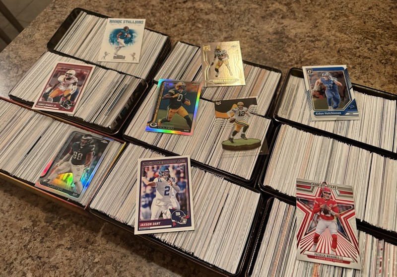 BULK NFL TRADING CARDS APPROX. 3000 CARDS, ALL TEAMS, LOT 2021-2025