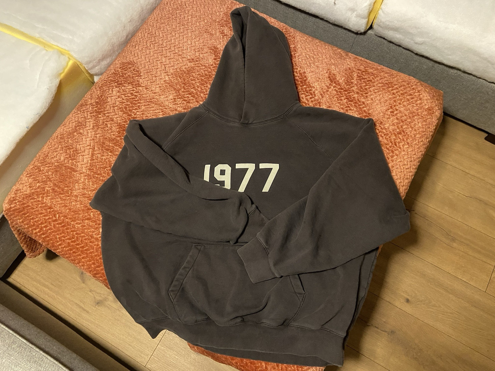 1977 essentials hoodie xl - Gem