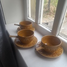 tams Vintage Soup Bowls an plates