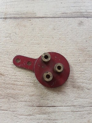Meccano #130 exzentrischer Dreifachwurf mittelrot gestempelt einige Gebrauchsspuren