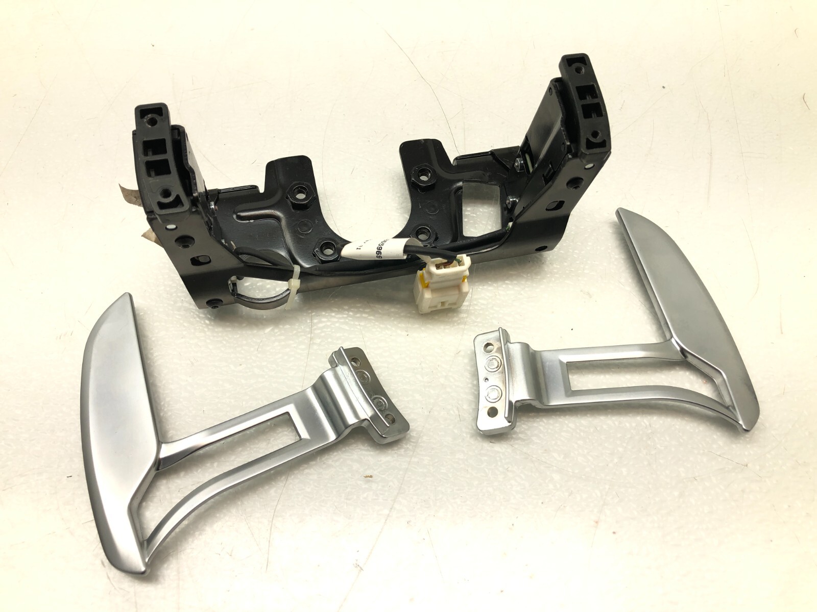 2014-2020 MASERATI GHIBLI S Q4 STEERING WHEEL SHIFTER PADDLES SWITCH PAIR OEM.