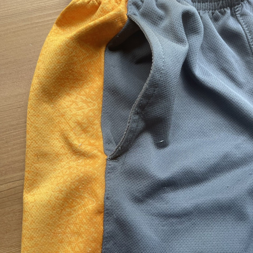 Umbro Shorts Youth Boys S 6/7 Athletic Logo Drawstring Soccer Workout