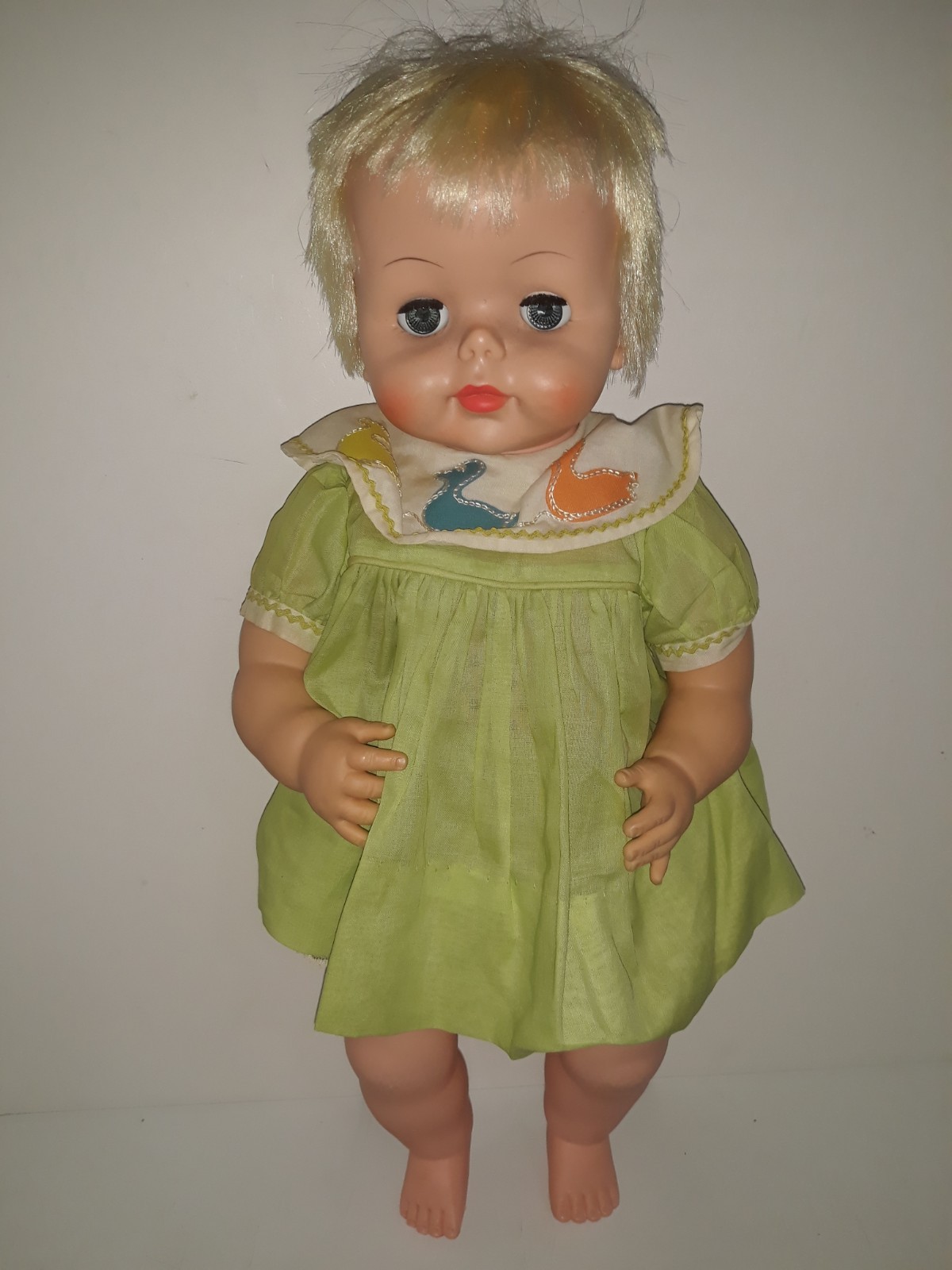 1963 Deluxe Reading Doll Tickles 20" Clean Battery Case With Dress Not Working 
