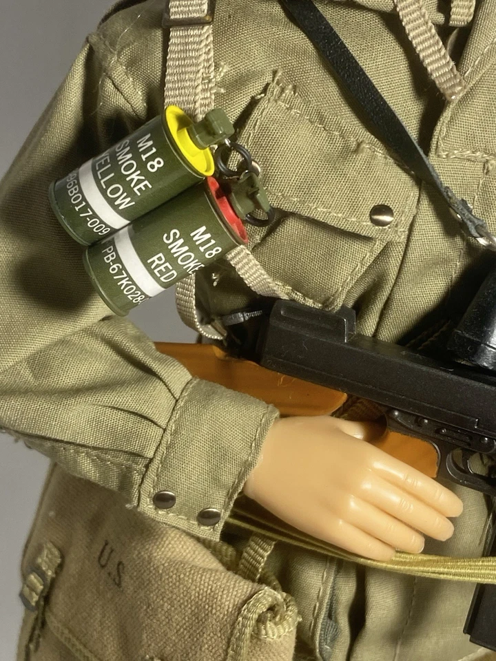 WW2 American Machine Gunner Smoke Grenadier1:6 Soldier Dragon Models M1 Thompson - Image 2 of 4