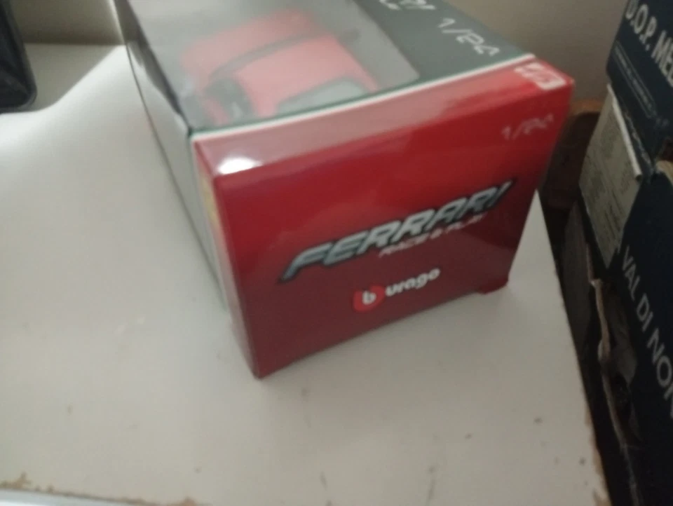 Ferrari F12 Berlinetta Burago 1 24 - Immagine 3 di 4