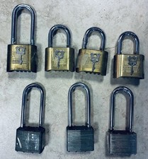 Ślusarska szuflada na śmieci, zamki zatrzaski + narzędzia i części najczęściej używane i użyteczne